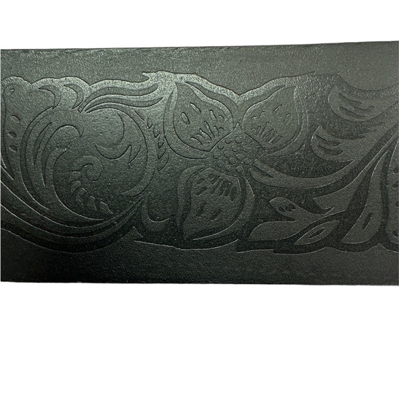 Genuine Leather Women’s Black Embossed Floral Silver Buckle Belt Medium main image 5